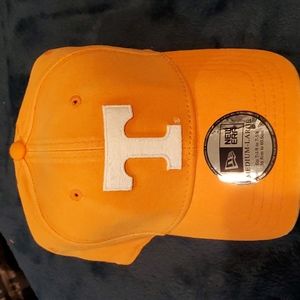 Tennessee Vols hat medium large fitted fits me perfect I wear a 7 1/2